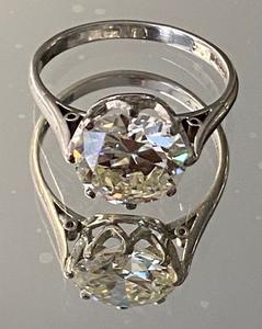 A stunning good quality 3.5ct Diamond solitaire ring just in for the June 18th Auction